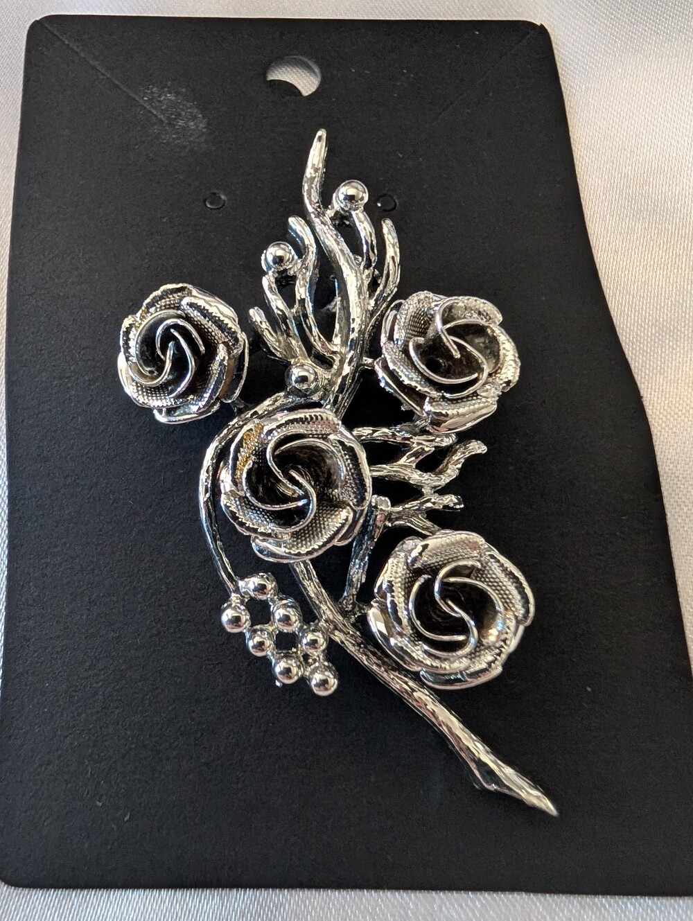 NWOT Bright Silver Textured Rose Bouquet Brooch Pin Statement Piece